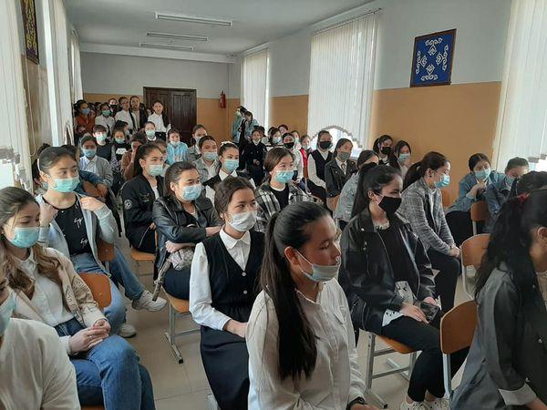 ҚЫЗДАР КЕҢЕСІ